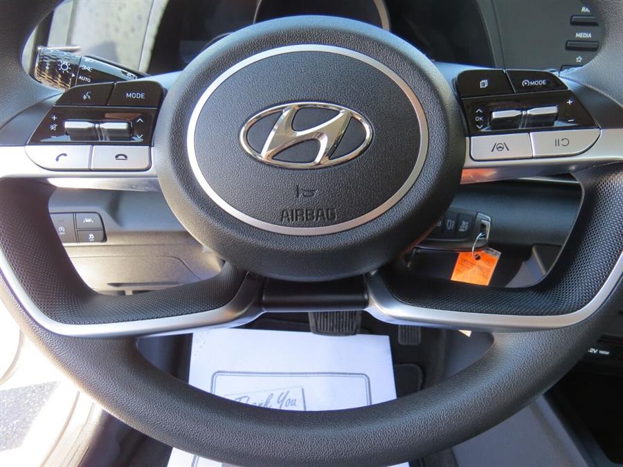 Used Hyundai Elantra SE 4dr Sedan 2021 | Lake City Exports Inc. Auburn, Maine Used Hyundai Elantra SE 4dr Sedan 2021 | Lake City Exports Inc. Auburn, Maine