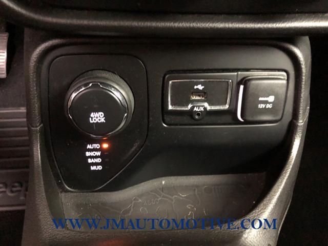 Used Jeep Renegade Sport 4x4 2017 | J&M Automotive Sls&Svc LLC. Naugatuck, Connecticut Used Jeep Renegade Sport 4x4 2017 | J&M Automotive Sls&Svc LLC. Naugatuck, Connecticut
