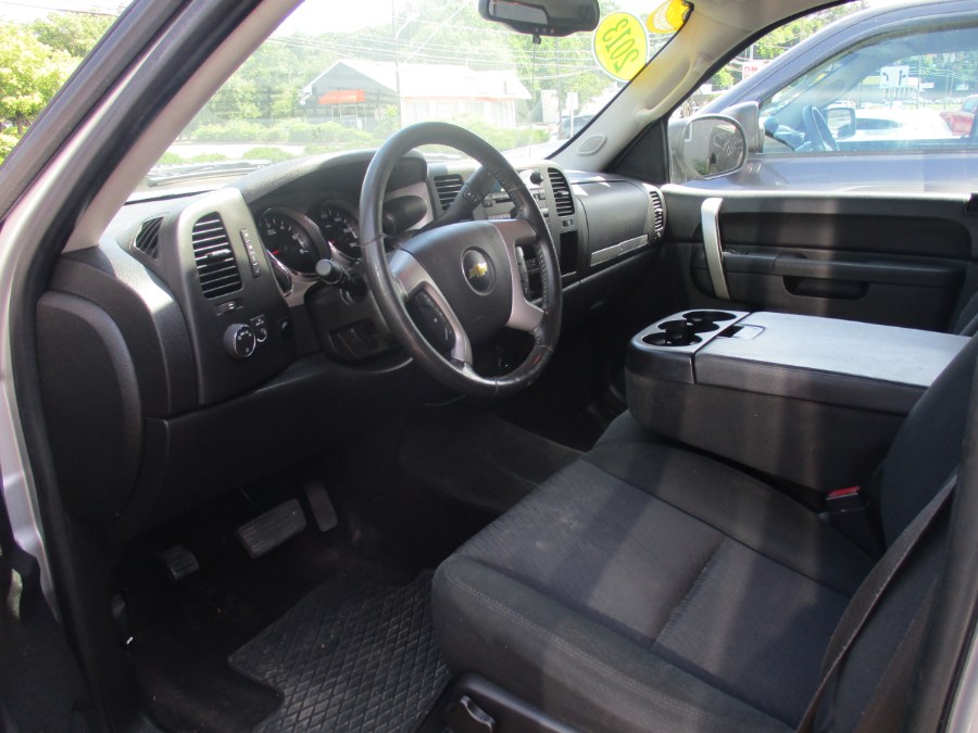 Used Chevrolet Silverado 1500 4WD Ext Cab 143.5" LT 2013 | Universal Motors LLC. New Britain, Connecticut Used Chevrolet Silverado 1500 4WD Ext Cab 143.5" LT 2013 | Universal Motors LLC. New Britain, Connecticut