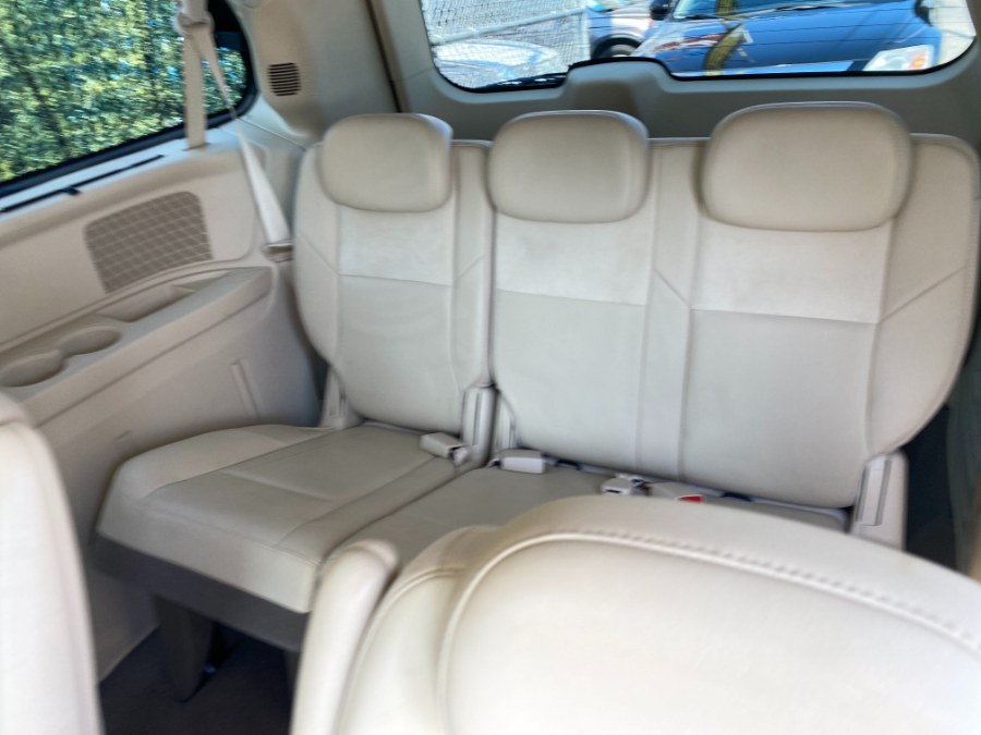 2010 Chrysler Town & Country 4dr Wgn Limited, available for sale in Middle Village, New York | Middle Village Motors . Middle Village, New York 2010 Chrysler Town & Country 4dr Wgn Limited, available for sale in Middle Village, New York | Middle Village Motors . Middle Village, New York