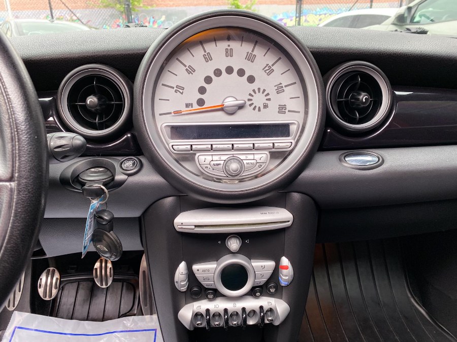 Used MINI Cooper Hardtop 2dr Cpe S 2007 | RT Auto Center LLC. Newark, New Jersey Used MINI Cooper Hardtop 2dr Cpe S 2007 | RT Auto Center LLC. Newark, New Jersey
