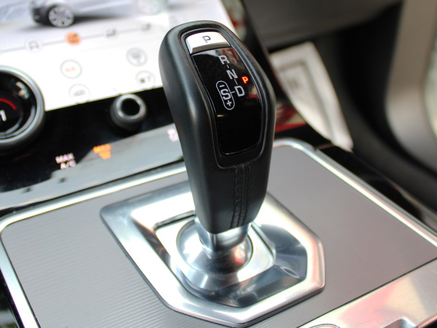 Used Land Rover Range Rover Evoque SE 2020 | Auto Expo Ent Inc.. Great Neck, New York Used Land Rover Range Rover Evoque SE 2020 | Auto Expo Ent Inc.. Great Neck, New York