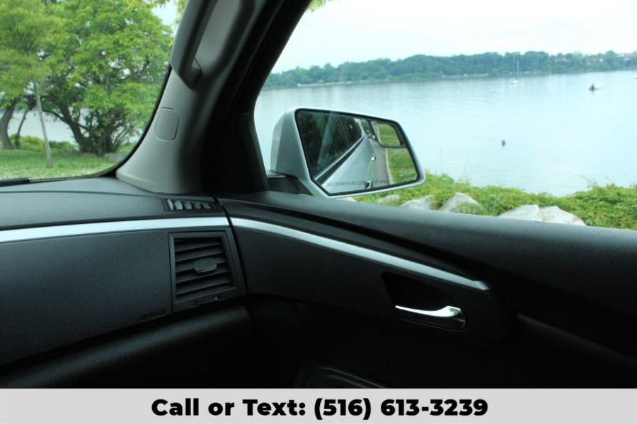 2012 Chevrolet Traverse AWD 4dr LT w/2LT, available for sale in Great Neck, New York | Great Neck Car Buyers & Sellers. Great Neck, New York 2012 Chevrolet Traverse AWD 4dr LT w/2LT, available for sale in Great Neck, New York | Great Neck Car Buyers & Sellers. Great Neck, New York