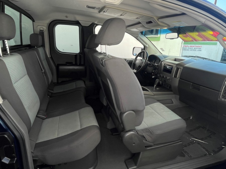2006 Nissan Titan SE King Cab 4WD, available for sale in Corona, California | Green Light Auto. Corona, California 2006 Nissan Titan SE King Cab 4WD, available for sale in Corona, California | Green Light Auto. Corona, California