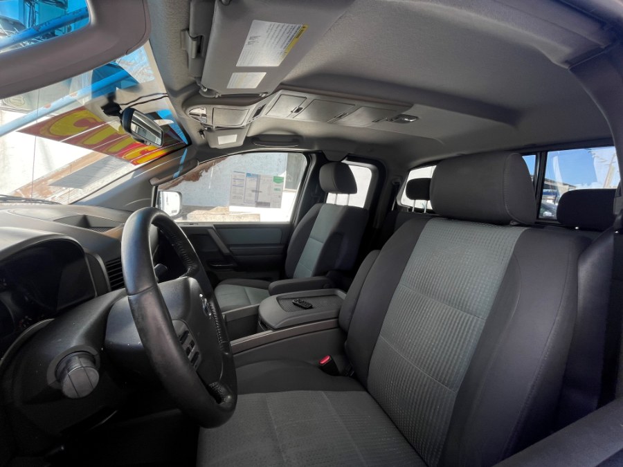 2006 Nissan Titan SE King Cab 4WD, available for sale in Corona, California | Green Light Auto. Corona, California 2006 Nissan Titan SE King Cab 4WD, available for sale in Corona, California | Green Light Auto. Corona, California