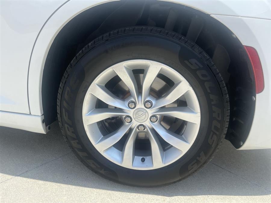 2015 Chrysler 300 4dr Sdn Limited RWD, available for sale in Elida, Ohio | Josh's All Under Ten LLC. Elida, Ohio 2015 Chrysler 300 4dr Sdn Limited RWD, available for sale in Elida, Ohio | Josh's All Under Ten LLC. Elida, Ohio