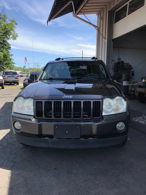2006 Jeep Grand Cherokee 4dr Laredo 4WD, available for sale in Branford, CT