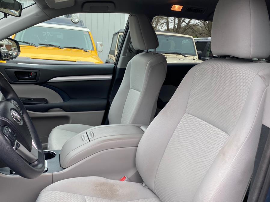 Used Toyota Highlander AWD 4dr V6 LE Plus (Natl) 2014 | Lava Motors 2 Inc. Canton, Connecticut Used Toyota Highlander AWD 4dr V6 LE Plus (Natl) 2014 | Lava Motors 2 Inc. Canton, Connecticut