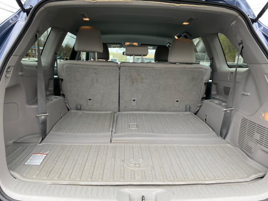 Used Toyota Highlander AWD 4dr V6 LE Plus (Natl) 2014 | Lava Motors 2 Inc. Canton, Connecticut Used Toyota Highlander AWD 4dr V6 LE Plus (Natl) 2014 | Lava Motors 2 Inc. Canton, Connecticut