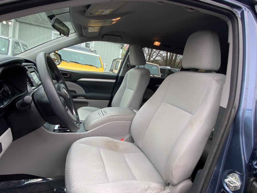 Used Toyota Highlander AWD 4dr V6 LE Plus (Natl) 2014 | Lava Motors 2 Inc. Canton, Connecticut Used Toyota Highlander AWD 4dr V6 LE Plus (Natl) 2014 | Lava Motors 2 Inc. Canton, Connecticut