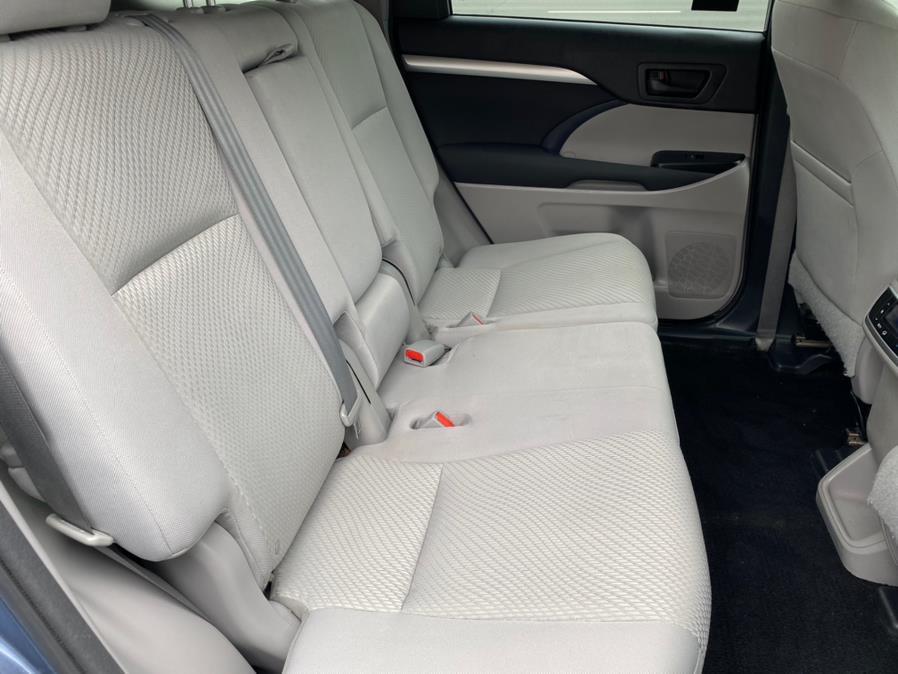 Used Toyota Highlander AWD 4dr V6 LE Plus (Natl) 2014 | Lava Motors 2 Inc. Canton, Connecticut Used Toyota Highlander AWD 4dr V6 LE Plus (Natl) 2014 | Lava Motors 2 Inc. Canton, Connecticut