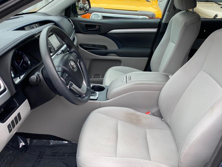 Used Toyota Highlander AWD 4dr V6 LE Plus (Natl) 2014 | Lava Motors 2 Inc. Canton, Connecticut Used Toyota Highlander AWD 4dr V6 LE Plus (Natl) 2014 | Lava Motors 2 Inc. Canton, Connecticut