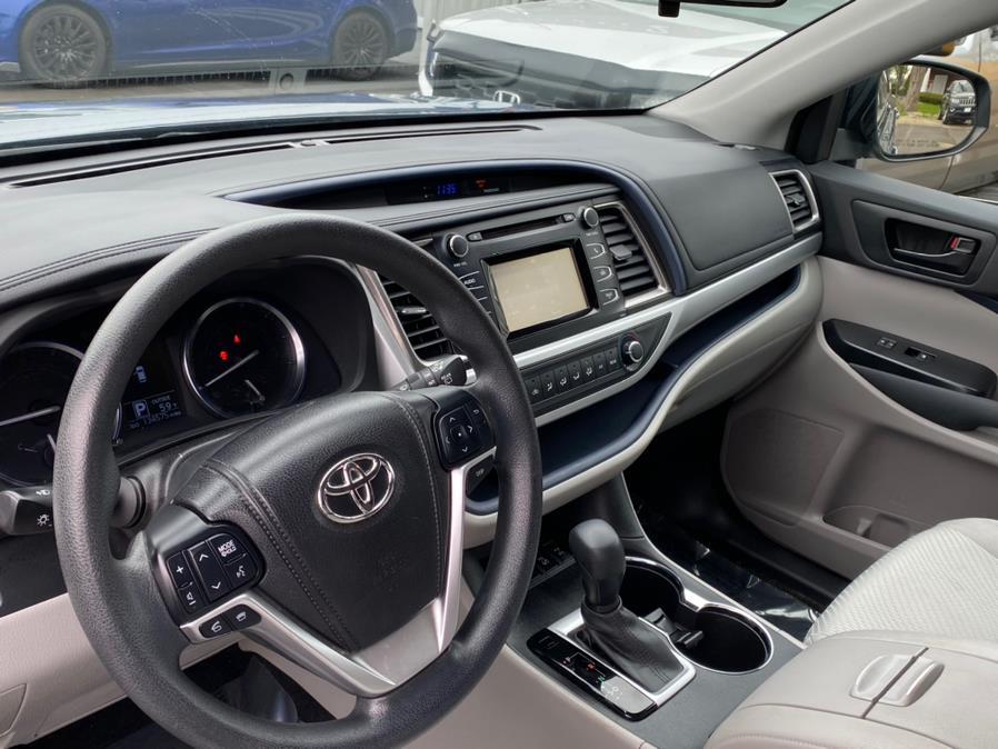 Used Toyota Highlander AWD 4dr V6 LE Plus (Natl) 2014 | Lava Motors 2 Inc. Canton, Connecticut Used Toyota Highlander AWD 4dr V6 LE Plus (Natl) 2014 | Lava Motors 2 Inc. Canton, Connecticut