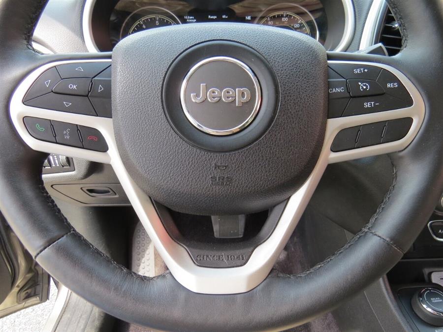 Used Jeep Cherokee Limited 4x4 4dr SUV 2017 | Lake City Exports Inc. Auburn, Maine Used Jeep Cherokee Limited 4x4 4dr SUV 2017 | Lake City Exports Inc. Auburn, Maine