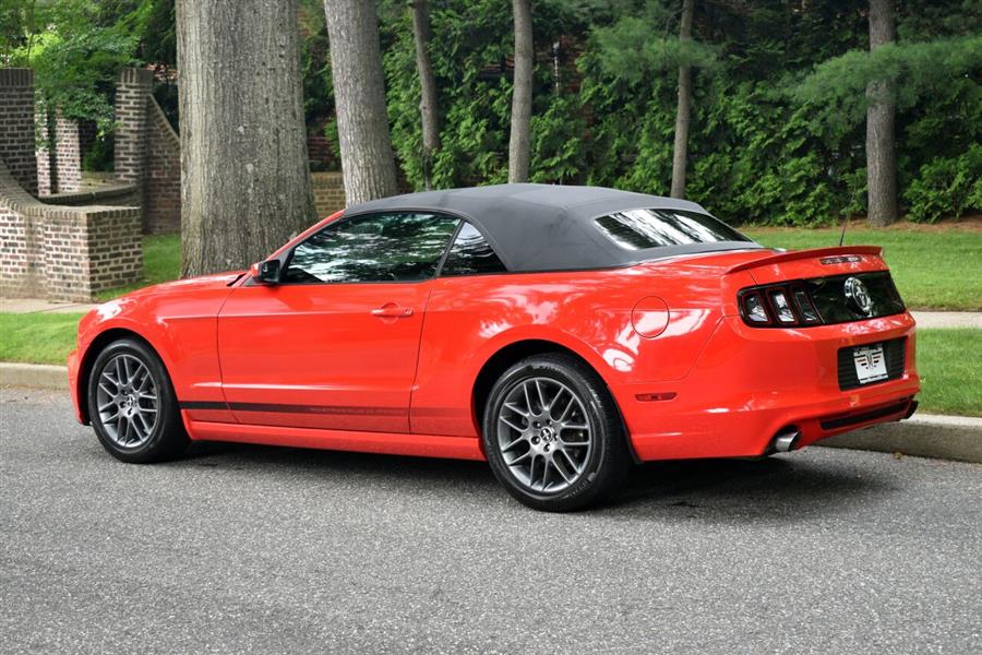 Used Ford Mustang V6 2dr Convertible 2014 | Camy Cars. Great Neck, New York Used Ford Mustang V6 2dr Convertible 2014 | Camy Cars. Great Neck, New York