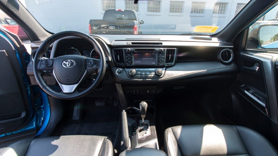 Used Toyota RAV4 AWD 4dr SE (Natl) 2016 | Inman Motors Sales. Medford, Massachusetts Used Toyota RAV4 AWD 4dr SE (Natl) 2016 | Inman Motors Sales. Medford, Massachusetts