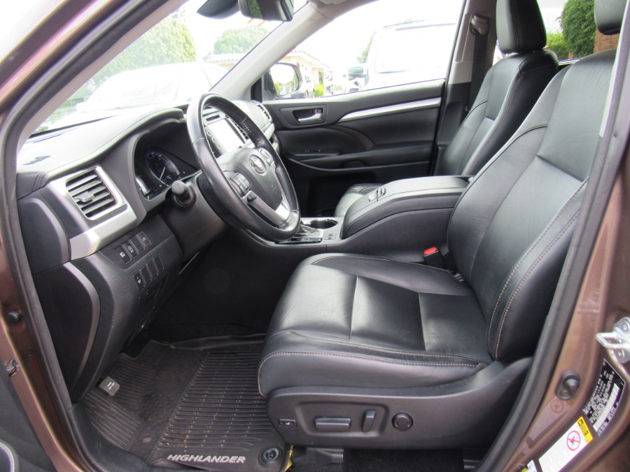 2017 Toyota Highlander XLE V6 AWD (Natl), available for sale in San Francisco de Macoris Rd, Dominican Republic | Hilario Auto Import. San Francisco de Macoris Rd, Dominican Republic 2017 Toyota Highlander XLE V6 AWD (Natl), available for sale in San Francisco de Macoris Rd, Dominican Republic | Hilario Auto Import. San Francisco de Macoris Rd, Dominican Republic