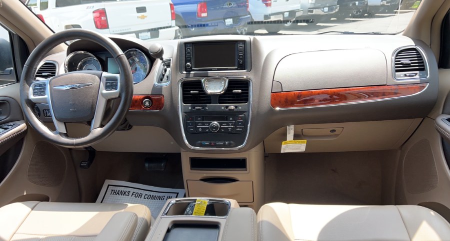 Used Chrysler Town & Country 4dr Wgn Touring-L Anniversary Edition 2016 | West End Automotive Center. Waterbury, Connecticut Used Chrysler Town & Country 4dr Wgn Touring-L Anniversary Edition 2016 | West End Automotive Center. Waterbury, Connecticut