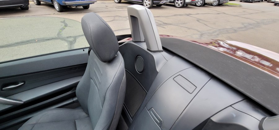 Used BMW Z4 2dr Roadster 2.5i 2005 | Dealmax Motors LLC. Bristol, Connecticut Used BMW Z4 2dr Roadster 2.5i 2005 | Dealmax Motors LLC. Bristol, Connecticut