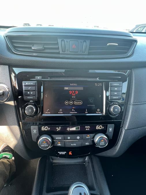 Used Nissan Rogue FWD SV 2020 | NJ Used Cars Center. Irvington, New Jersey Used Nissan Rogue FWD SV 2020 | NJ Used Cars Center. Irvington, New Jersey