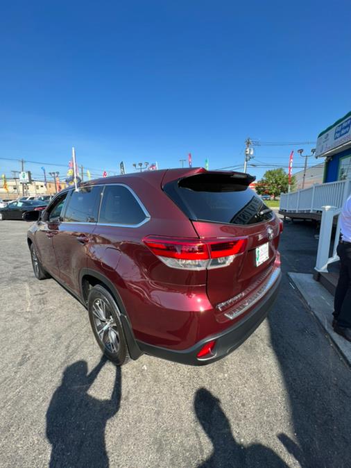 Used Toyota Highlander LE Plus V6 AWD (Natl) 2019 | NJ Used Cars Center. Irvington, New Jersey Used Toyota Highlander LE Plus V6 AWD (Natl) 2019 | NJ Used Cars Center. Irvington, New Jersey