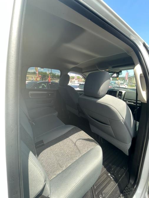 Used Ram 1500 Classic Big Horn 4x4 Crew Cab 6'4" Box 2019 | NJ Used Cars Center. Irvington, New Jersey Used Ram 1500 Classic Big Horn 4x4 Crew Cab 6'4" Box 2019 | NJ Used Cars Center. Irvington, New Jersey