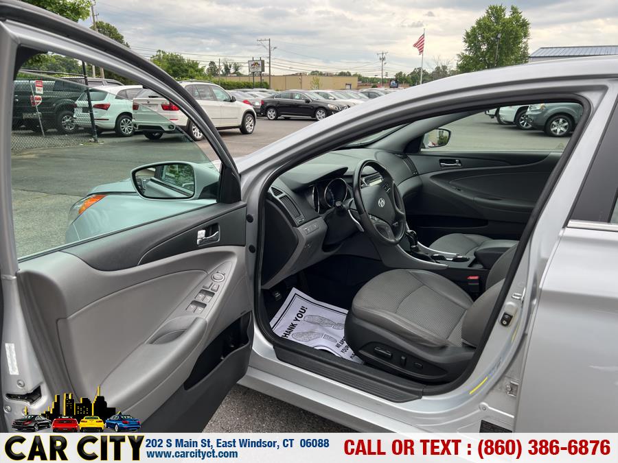 Used Hyundai Sonata 4dr Sdn 2.4L Auto Ltd *Ltd Avail* 2011 | Car City LLC. East Windsor, Connecticut Used Hyundai Sonata 4dr Sdn 2.4L Auto Ltd *Ltd Avail* 2011 | Car City LLC. East Windsor, Connecticut