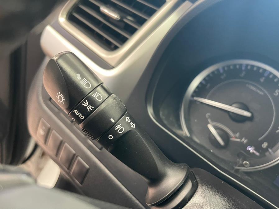 Used Toyota Highlander XLE V6 AWD (Natl) 2017 | Power Motors East. Massapequa Park, New York Used Toyota Highlander XLE V6 AWD (Natl) 2017 | Power Motors East. Massapequa Park, New York