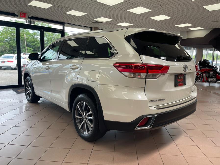 Used Toyota Highlander XLE V6 AWD (Natl) 2017 | Power Motors East. Massapequa Park, New York Used Toyota Highlander XLE V6 AWD (Natl) 2017 | Power Motors East. Massapequa Park, New York
