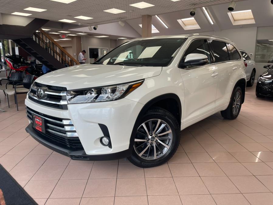 Used Toyota Highlander XLE V6 AWD (Natl) 2017 | Power Motors East. Massapequa Park, New York Used Toyota Highlander XLE V6 AWD (Natl) 2017 | Power Motors East. Massapequa Park, New York