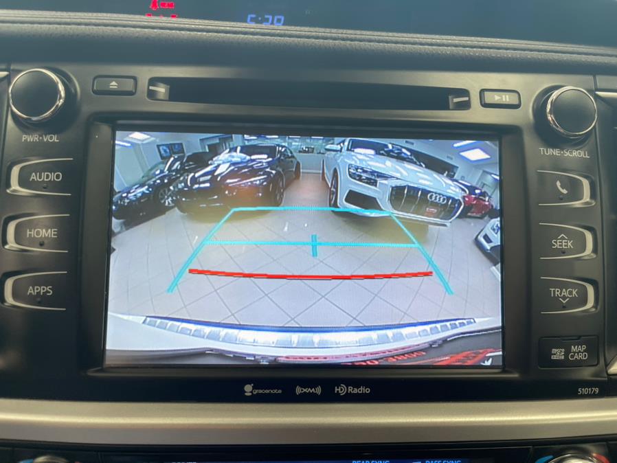 Used Toyota Highlander XLE V6 AWD (Natl) 2017 | Power Motors East. Massapequa Park, New York Used Toyota Highlander XLE V6 AWD (Natl) 2017 | Power Motors East. Massapequa Park, New York