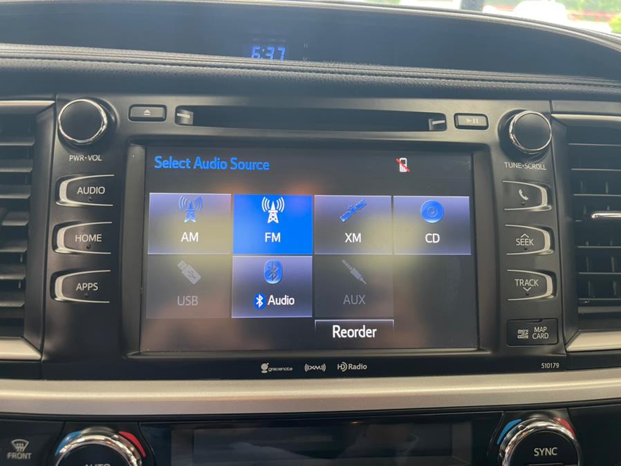 Used Toyota Highlander XLE V6 AWD (Natl) 2017 | Power Motors East. Massapequa Park, New York Used Toyota Highlander XLE V6 AWD (Natl) 2017 | Power Motors East. Massapequa Park, New York