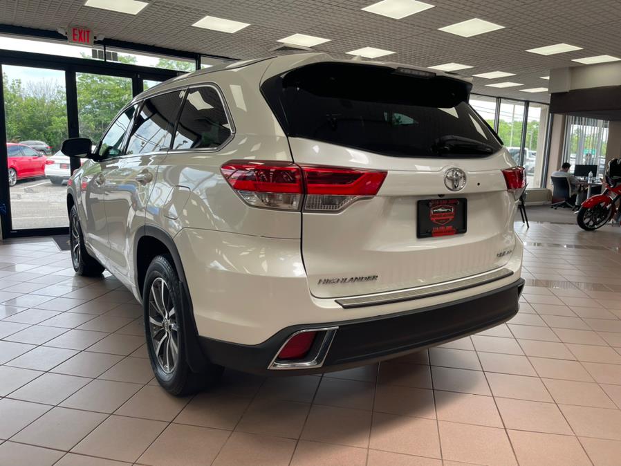 Used Toyota Highlander XLE V6 AWD (Natl) 2017 | Power Motors East. Massapequa Park, New York Used Toyota Highlander XLE V6 AWD (Natl) 2017 | Power Motors East. Massapequa Park, New York