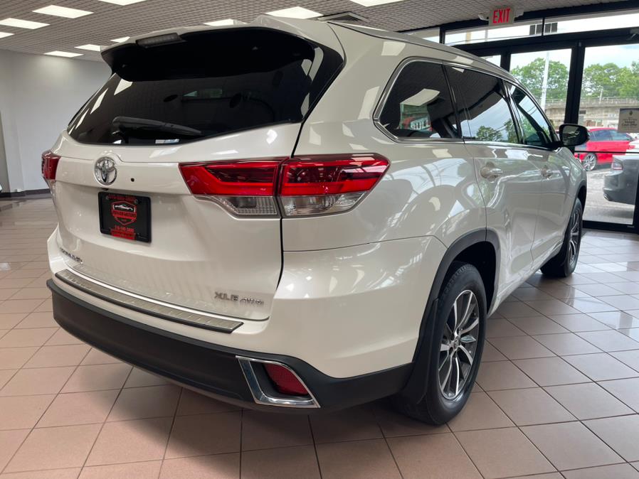 Used Toyota Highlander XLE V6 AWD (Natl) 2017 | Power Motors East. Massapequa Park, New York Used Toyota Highlander XLE V6 AWD (Natl) 2017 | Power Motors East. Massapequa Park, New York
