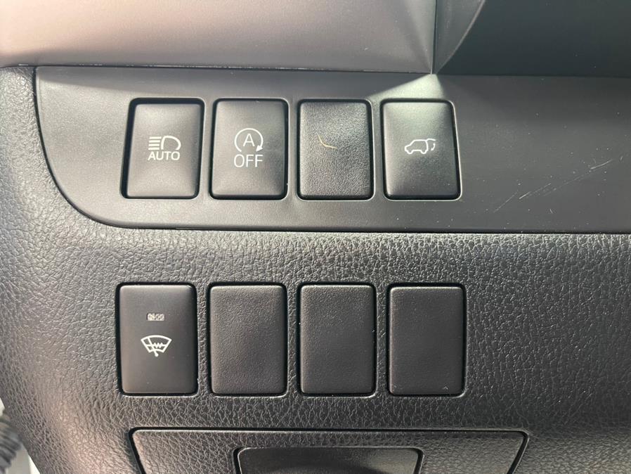 Used Toyota Highlander XLE V6 AWD (Natl) 2017 | Power Motors East. Massapequa Park, New York Used Toyota Highlander XLE V6 AWD (Natl) 2017 | Power Motors East. Massapequa Park, New York
