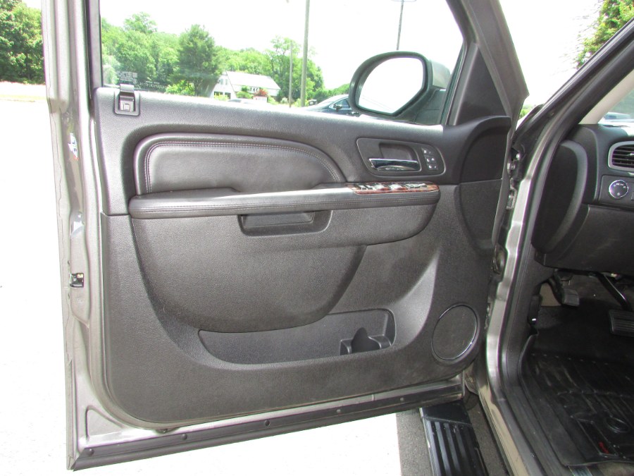 2012 GMC Yukon AWD 4dr 1500 Denali, available for sale in East Windsor, Connecticut | United Auto Sales of E Windsor, Inc. East Windsor, Connecticut 2012 GMC Yukon AWD 4dr 1500 Denali, available for sale in East Windsor, Connecticut | United Auto Sales of E Windsor, Inc. East Windsor, Connecticut