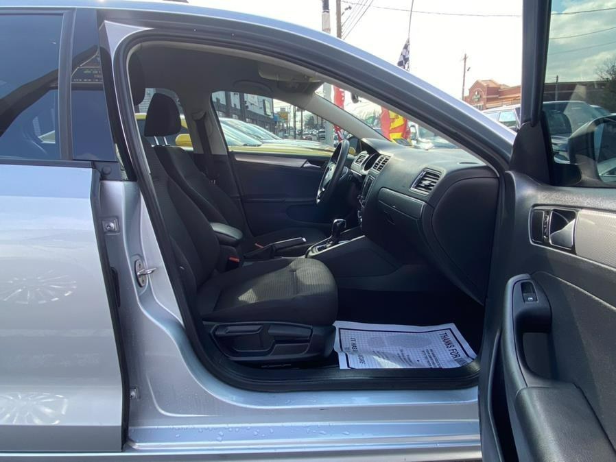 2016 Volkswagen Jetta Sedan 4dr Auto 1.4T SE, available for sale in Linden, New Jersey | Champion Auto Sales. Linden, New Jersey 2016 Volkswagen Jetta Sedan 4dr Auto 1.4T SE, available for sale in Linden, New Jersey | Champion Auto Sales. Linden, New Jersey