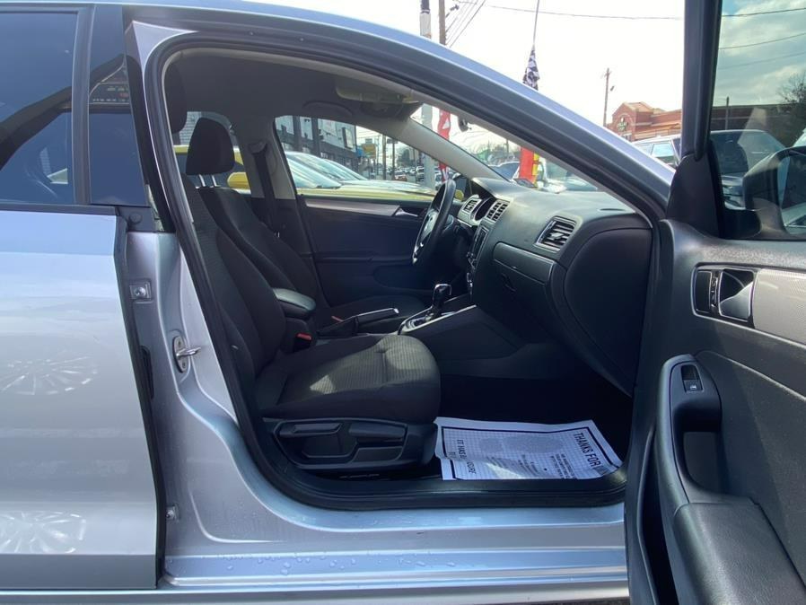 2016 Volkswagen Jetta Sedan 4dr Auto 1.4T SE, available for sale in Linden, New Jersey | Champion Auto Sales. Linden, New Jersey 2016 Volkswagen Jetta Sedan 4dr Auto 1.4T SE, available for sale in Linden, New Jersey | Champion Auto Sales. Linden, New Jersey