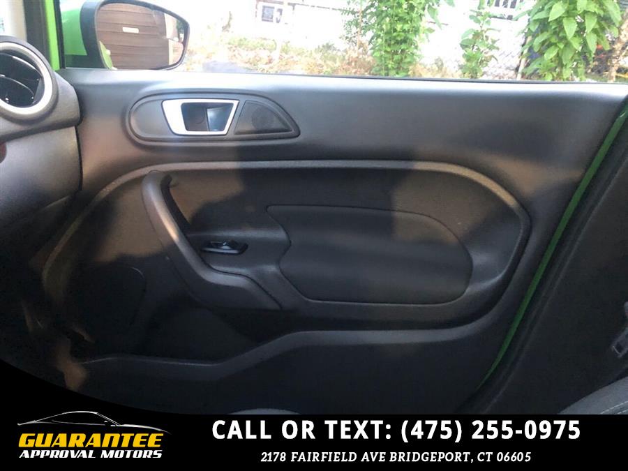 Used Ford Fiesta SE 4dr Hatchback 2014 | Guarantee Approval Motors. Bridgeport, Connecticut Used Ford Fiesta SE 4dr Hatchback 2014 | Guarantee Approval Motors. Bridgeport, Connecticut