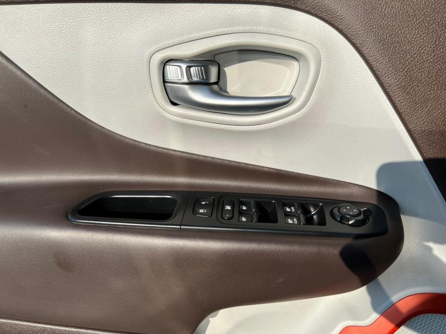 Used Jeep Renegade 4WD 4dr Limited 2015 | Mikes Auto Sales LLC. Garfield, New Jersey Used Jeep Renegade 4WD 4dr Limited 2015 | Mikes Auto Sales LLC. Garfield, New Jersey