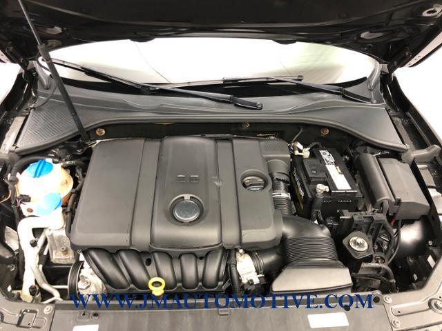 2014 Volkswagen Passat 4dr Sdn 2.5L Auto SE w/Sunroof PZEV, available for sale in Naugatuck, Connecticut | J&M Automotive Sls&Svc LLC. Naugatuck, Connecticut 2014 Volkswagen Passat 4dr Sdn 2.5L Auto SE w/Sunroof PZEV, available for sale in Naugatuck, Connecticut | J&M Automotive Sls&Svc LLC. Naugatuck, Connecticut