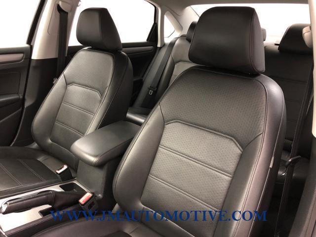 2014 Volkswagen Passat 4dr Sdn 2.5L Auto SE w/Sunroof PZEV, available for sale in Naugatuck, Connecticut | J&M Automotive Sls&Svc LLC. Naugatuck, Connecticut 2014 Volkswagen Passat 4dr Sdn 2.5L Auto SE w/Sunroof PZEV, available for sale in Naugatuck, Connecticut | J&M Automotive Sls&Svc LLC. Naugatuck, Connecticut