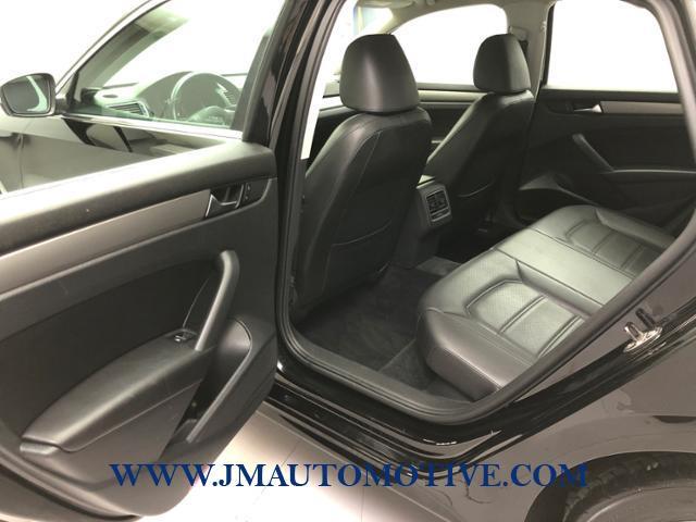 2014 Volkswagen Passat 4dr Sdn 2.5L Auto SE w/Sunroof PZEV, available for sale in Naugatuck, Connecticut | J&M Automotive Sls&Svc LLC. Naugatuck, Connecticut 2014 Volkswagen Passat 4dr Sdn 2.5L Auto SE w/Sunroof PZEV, available for sale in Naugatuck, Connecticut | J&M Automotive Sls&Svc LLC. Naugatuck, Connecticut