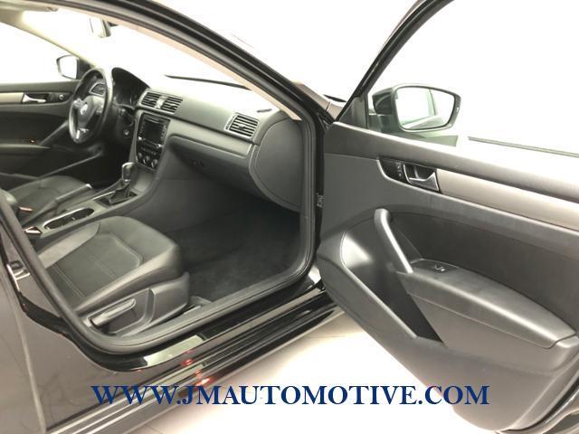 2014 Volkswagen Passat 4dr Sdn 2.5L Auto SE w/Sunroof PZEV, available for sale in Naugatuck, Connecticut | J&M Automotive Sls&Svc LLC. Naugatuck, Connecticut 2014 Volkswagen Passat 4dr Sdn 2.5L Auto SE w/Sunroof PZEV, available for sale in Naugatuck, Connecticut | J&M Automotive Sls&Svc LLC. Naugatuck, Connecticut