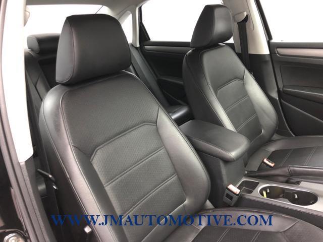 2014 Volkswagen Passat 4dr Sdn 2.5L Auto SE w/Sunroof PZEV, available for sale in Naugatuck, Connecticut | J&M Automotive Sls&Svc LLC. Naugatuck, Connecticut 2014 Volkswagen Passat 4dr Sdn 2.5L Auto SE w/Sunroof PZEV, available for sale in Naugatuck, Connecticut | J&M Automotive Sls&Svc LLC. Naugatuck, Connecticut