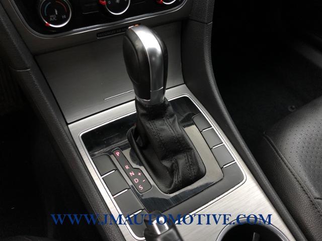 2014 Volkswagen Passat 4dr Sdn 2.5L Auto SE w/Sunroof PZEV, available for sale in Naugatuck, Connecticut | J&M Automotive Sls&Svc LLC. Naugatuck, Connecticut 2014 Volkswagen Passat 4dr Sdn 2.5L Auto SE w/Sunroof PZEV, available for sale in Naugatuck, Connecticut | J&M Automotive Sls&Svc LLC. Naugatuck, Connecticut