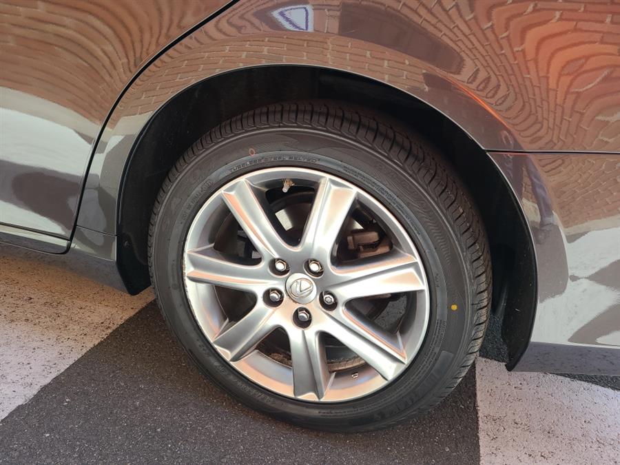 2009 Lexus ES 350 4dr Sdn Pebble Beach Edition, available for sale in Waterbury, Connecticut | National Auto Brokers, Inc.. Waterbury, Connecticut 2009 Lexus ES 350 4dr Sdn Pebble Beach Edition, available for sale in Waterbury, Connecticut | National Auto Brokers, Inc.. Waterbury, Connecticut
