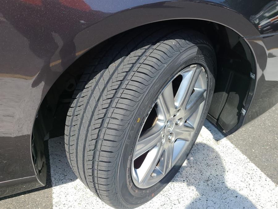 2009 Lexus ES 350 4dr Sdn Pebble Beach Edition, available for sale in Waterbury, Connecticut | National Auto Brokers, Inc.. Waterbury, Connecticut 2009 Lexus ES 350 4dr Sdn Pebble Beach Edition, available for sale in Waterbury, Connecticut | National Auto Brokers, Inc.. Waterbury, Connecticut
