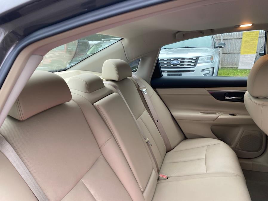 Used Nissan Altima 4dr Sdn I4 2.5 S 2013 | Malkoon Motors. Agawam, Massachusetts Used Nissan Altima 4dr Sdn I4 2.5 S 2013 | Malkoon Motors. Agawam, Massachusetts
