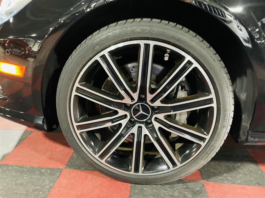 2013 Mercedes-Benz CLS-Class 4dr Sdn CLS550 4MATIC, available for sale in Amityville, New York | Gold Coast Motors of sunrise. Amityville, New York 2013 Mercedes-Benz CLS-Class 4dr Sdn CLS550 4MATIC, available for sale in Amityville, New York | Gold Coast Motors of sunrise. Amityville, New York